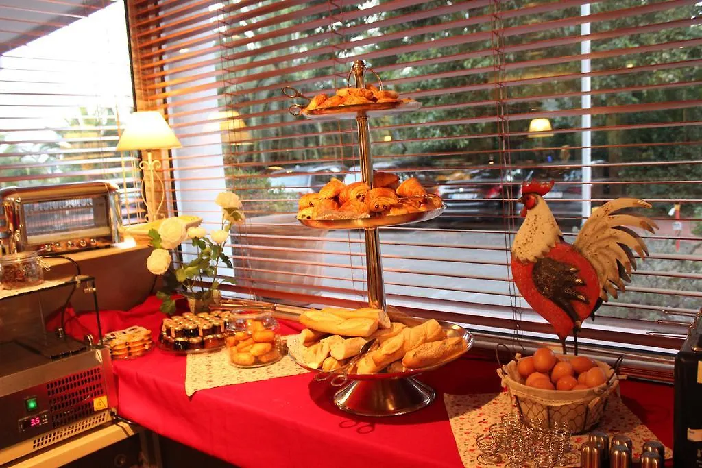Royal Cottage Cassis Hotel