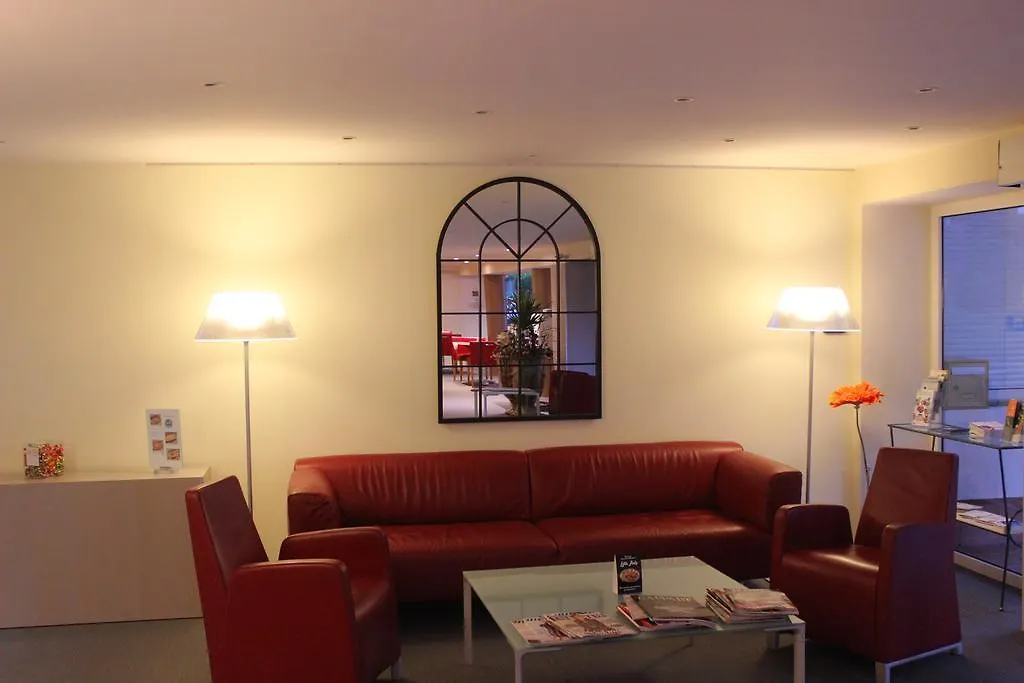 Royal Cottage Cassis Hotel