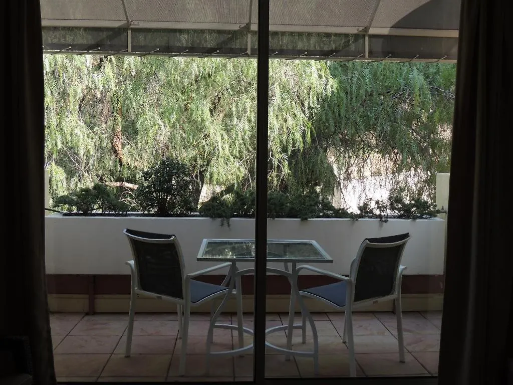 Royal Cottage Cassis Hotel