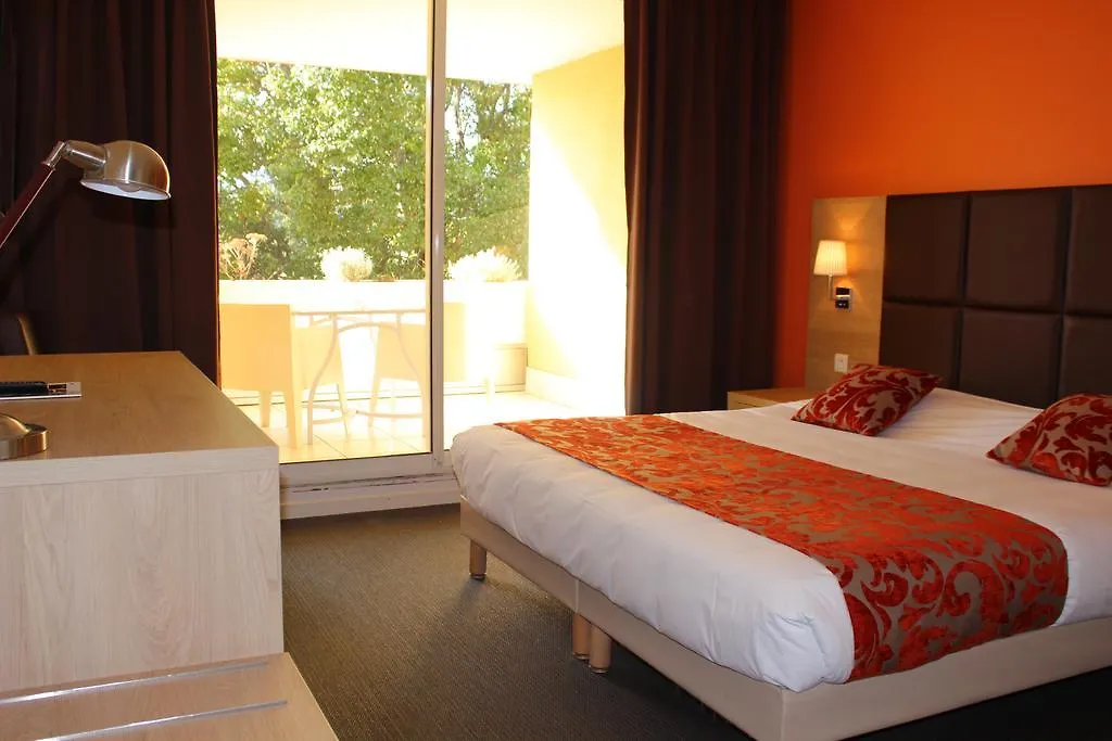 Royal Cottage Cassis Hotel