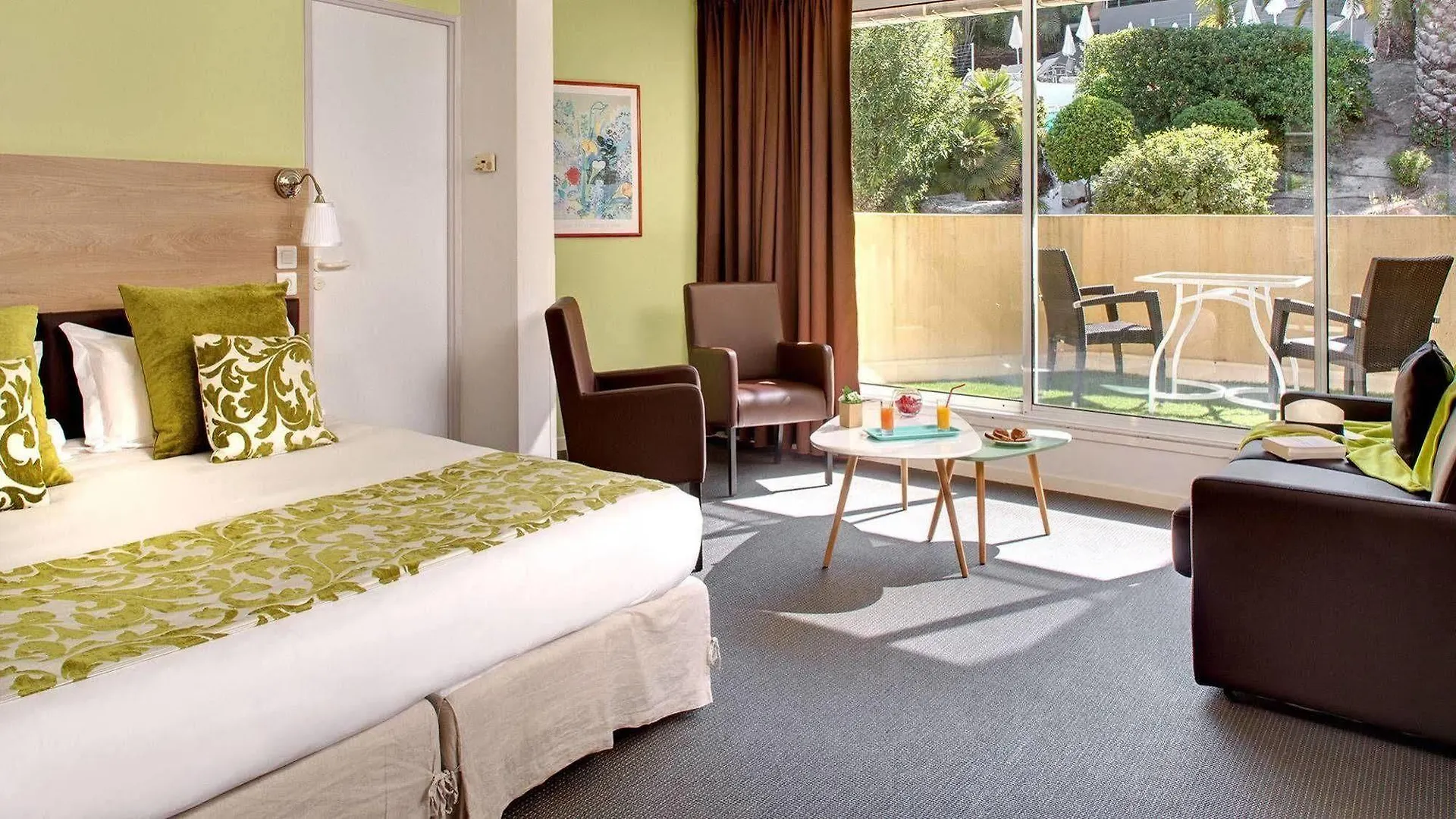 Royal Cottage Cassis Hotel